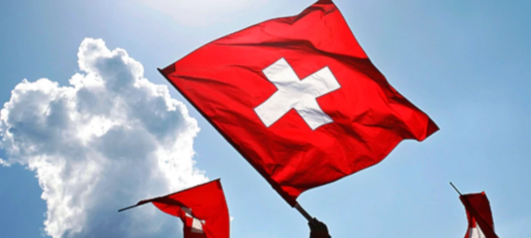 'Bild einer Fahne mit dem schweizer Kreuz'